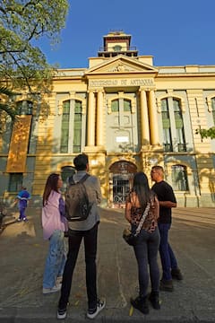 Архитектурна обиколка – център на града