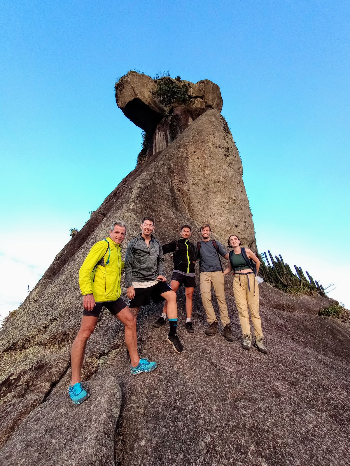 Climb to the Parrots Peak