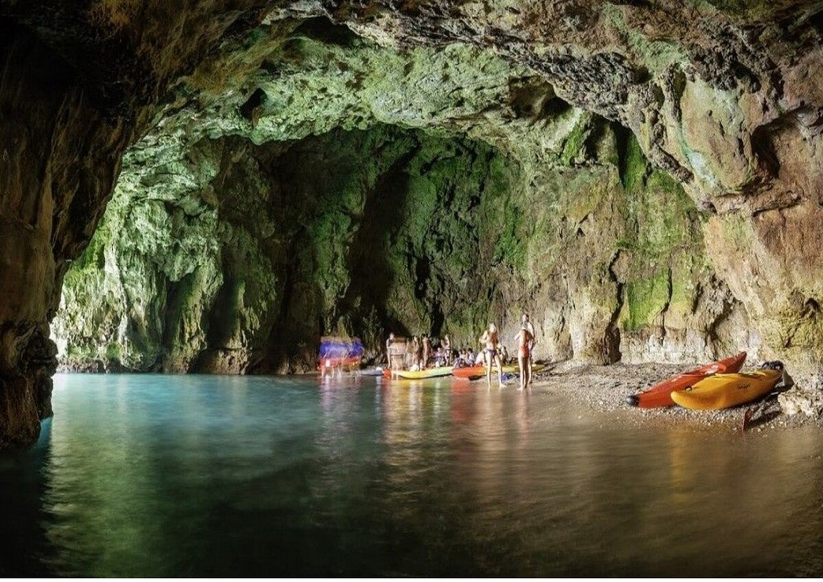 Visit the Llop Mari cave by boat