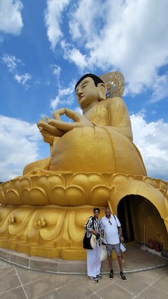 Explora Beomeosa y Hongbeopsa y almuerza en un templo
