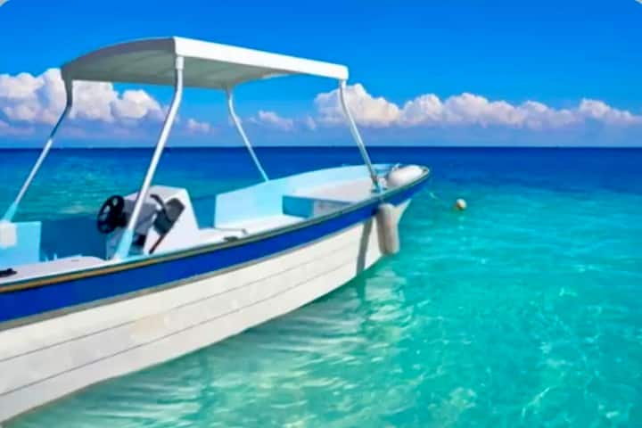 Частна лодка за гмуркане с шнорхел в Пуерто Морелос