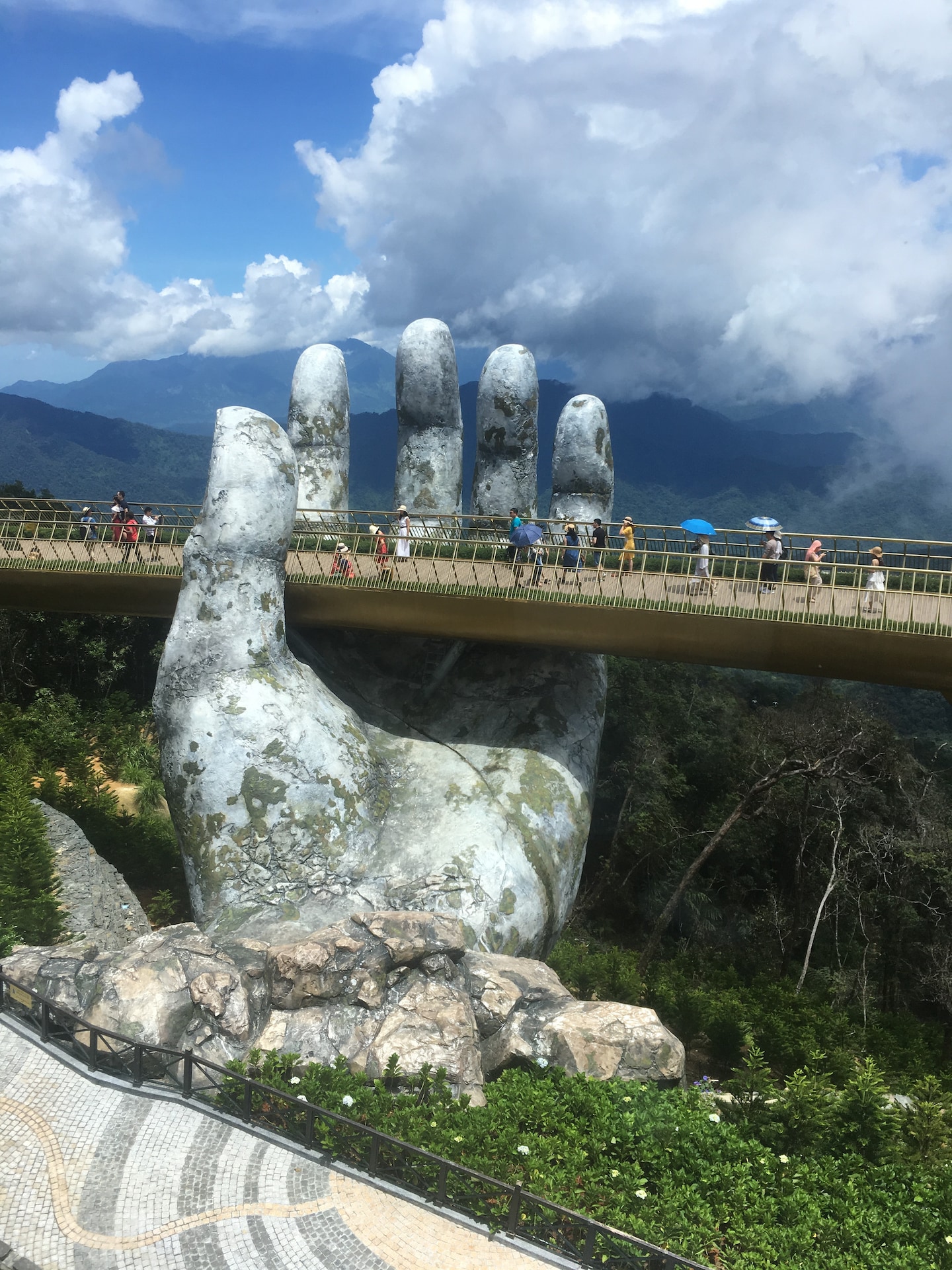 Early Bana Hills/ Golden bridge to avoid crowds · ☆4.85