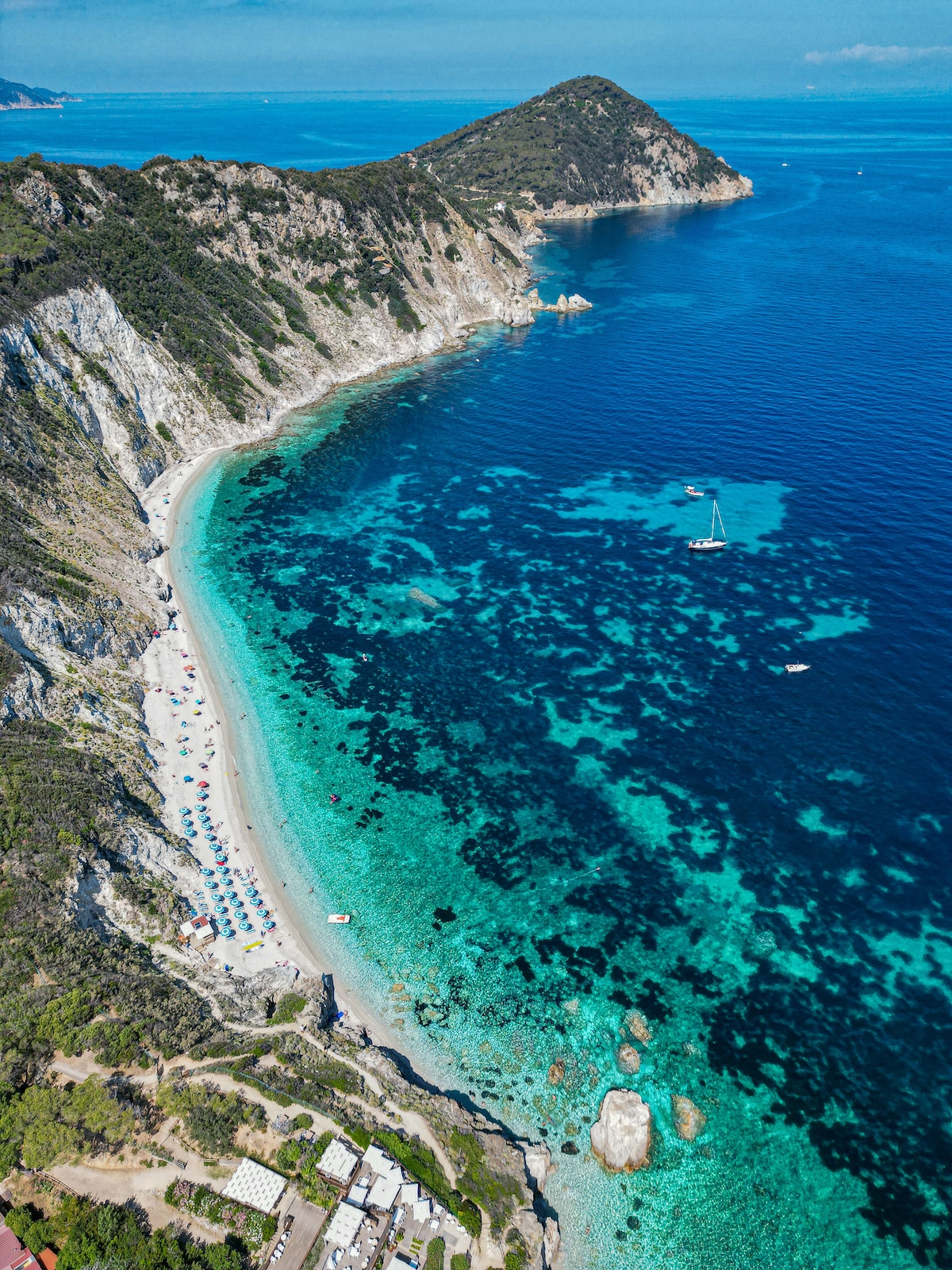 Esplora la costa nord dell'Elba in barca
