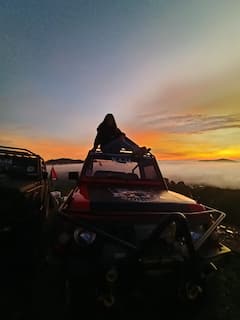 זריחה בהר באטור בג'יפ 4x4WD