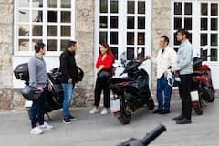 Разходка със скутер по крайбрежието на Пирея по залез слънце