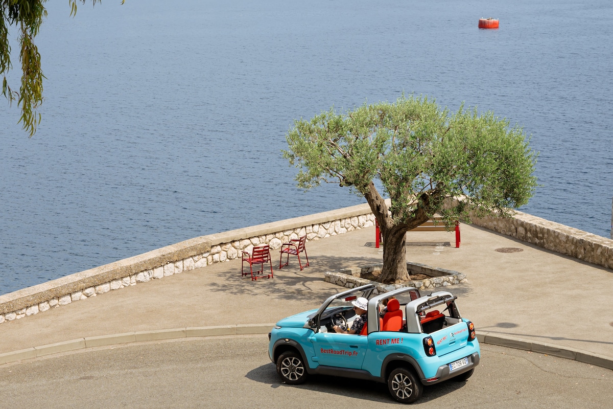 Driving a convertible from Nice to Monaco and Eze