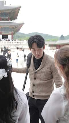 Gyeongbokgung Hanbok & Guided Tour
