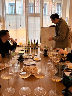 Degustación de vinos en Lyon: grupos pequeños, vinos seleccionados