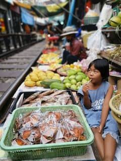 探索风险铁路市场和水上市场