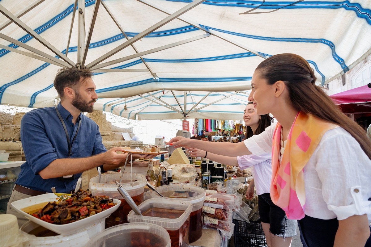 Street Food Tour in Ortigia with a Local