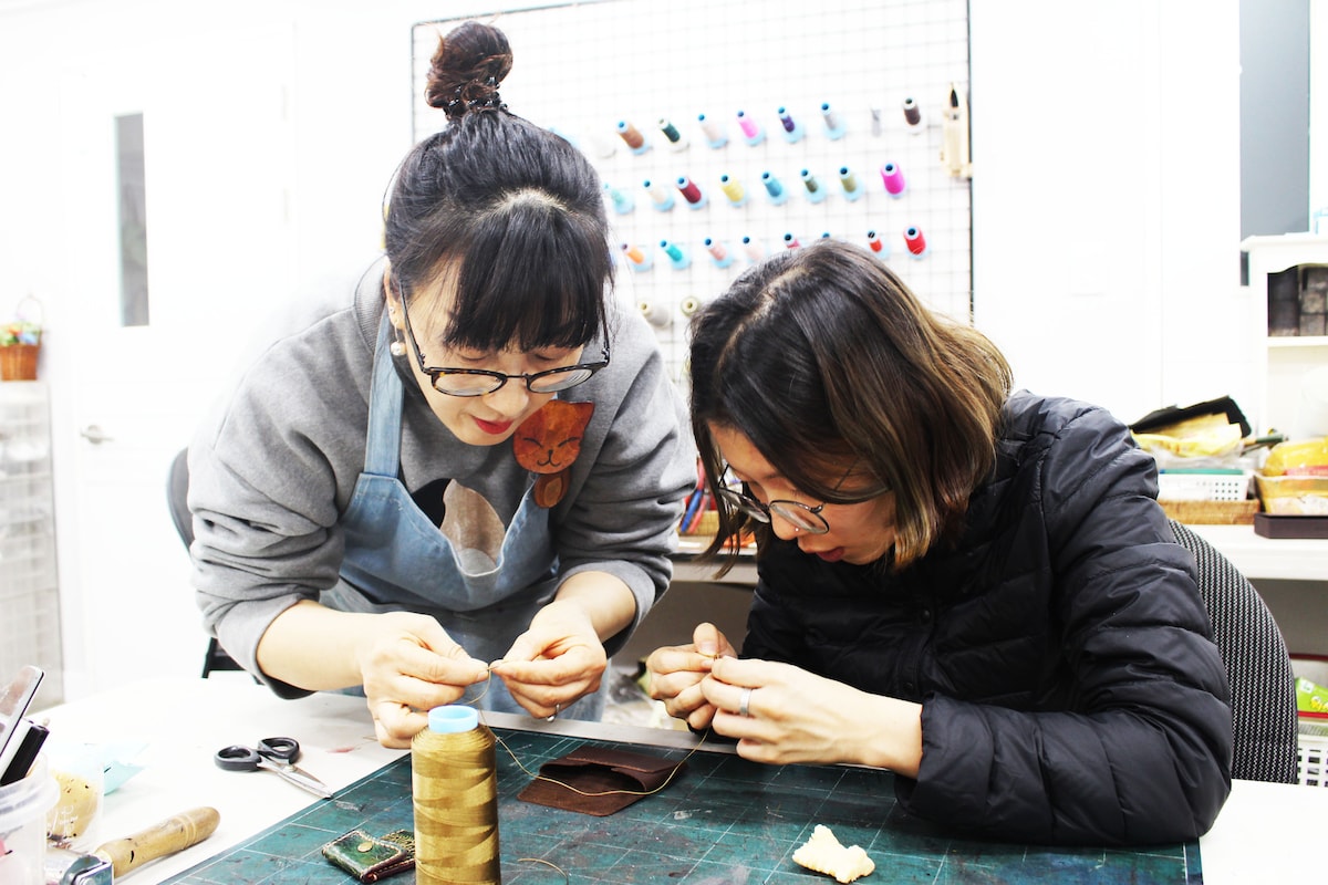 Make it: the worlds only leather card wallet