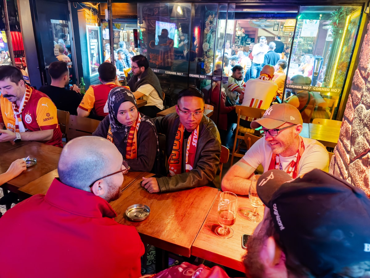 Feel the thrill of Istanbuls football scene