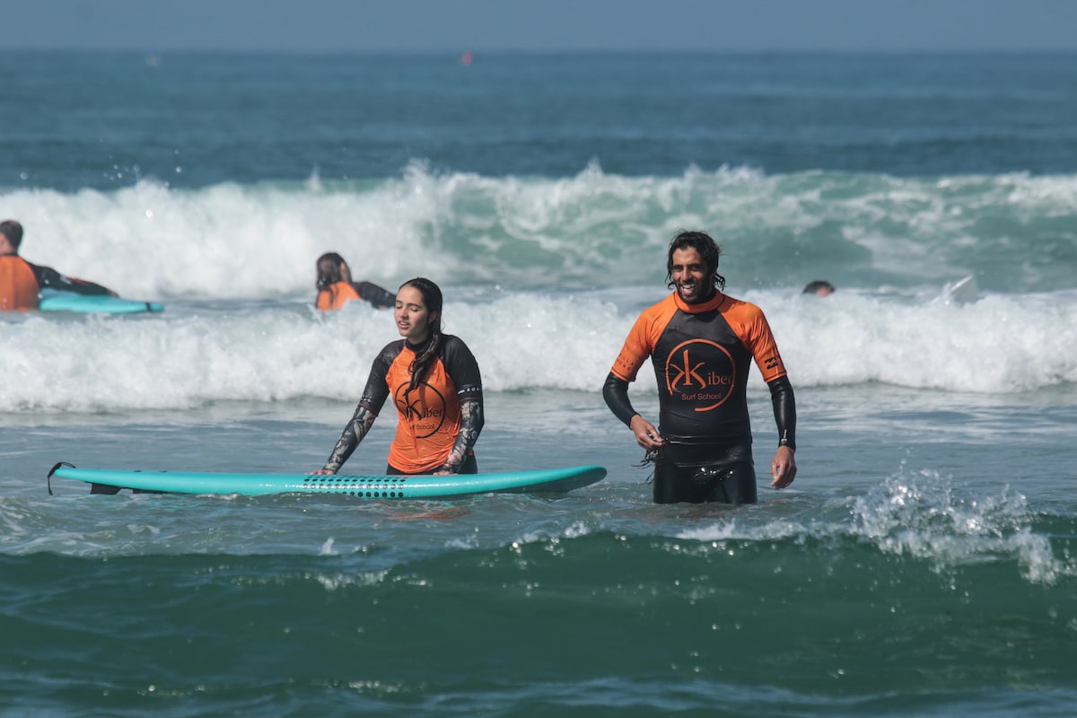 Cours de surf à Matosinhos avec un moniteur