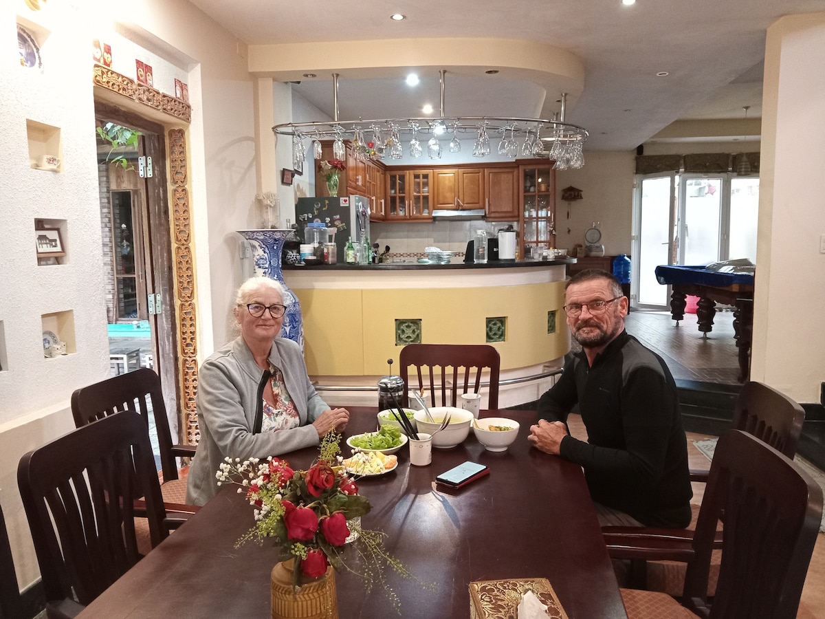 Meditation cooking class