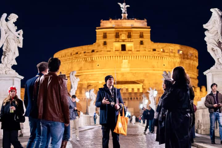 Ziara ya Usiku ya Mzimu ya Roma yenye Picha za Kuogofya