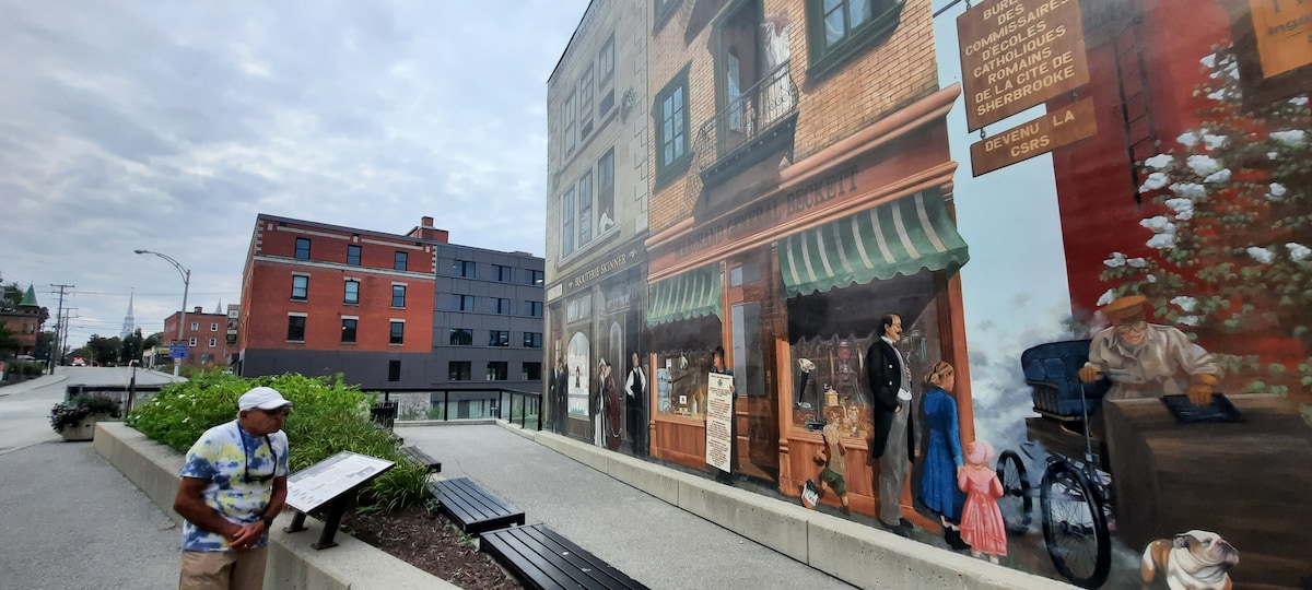 Discover Sherbrooke with a guide and photographer