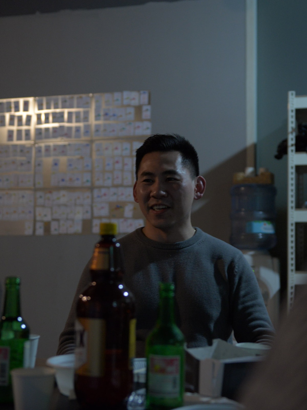 Play Korean drinking games with new friends