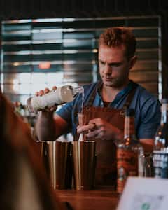 Charleston : cours de mixologie et boissons