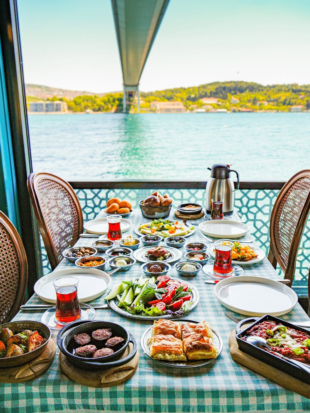 Bosphorus Cruise With Turkish Breakfast