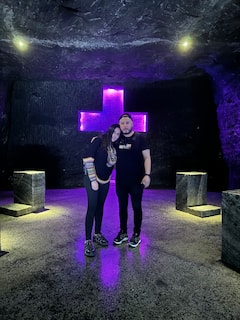Navštívte Prvý zázrak a Andres Carne de Res.