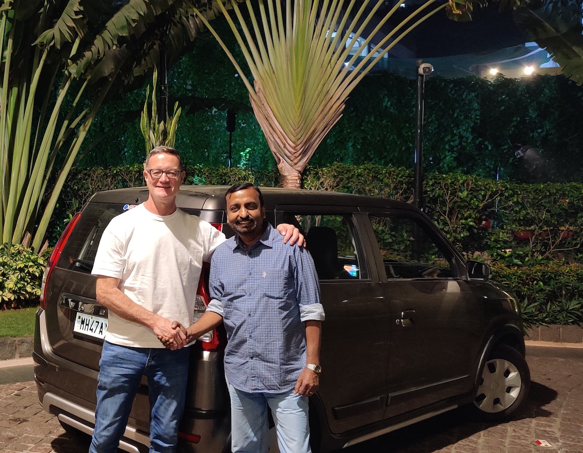 Explore Mumbais night life in an Aircon Car