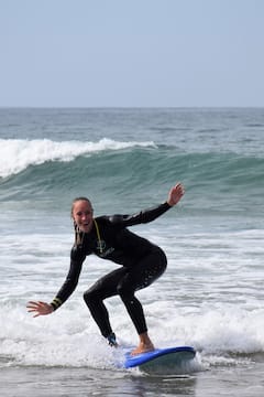 Aprende a surfear con un lugareño