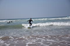 Aprende a surfear con un lugareño