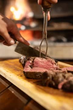 Asado argentino: 7 platos, vino y música en vivo