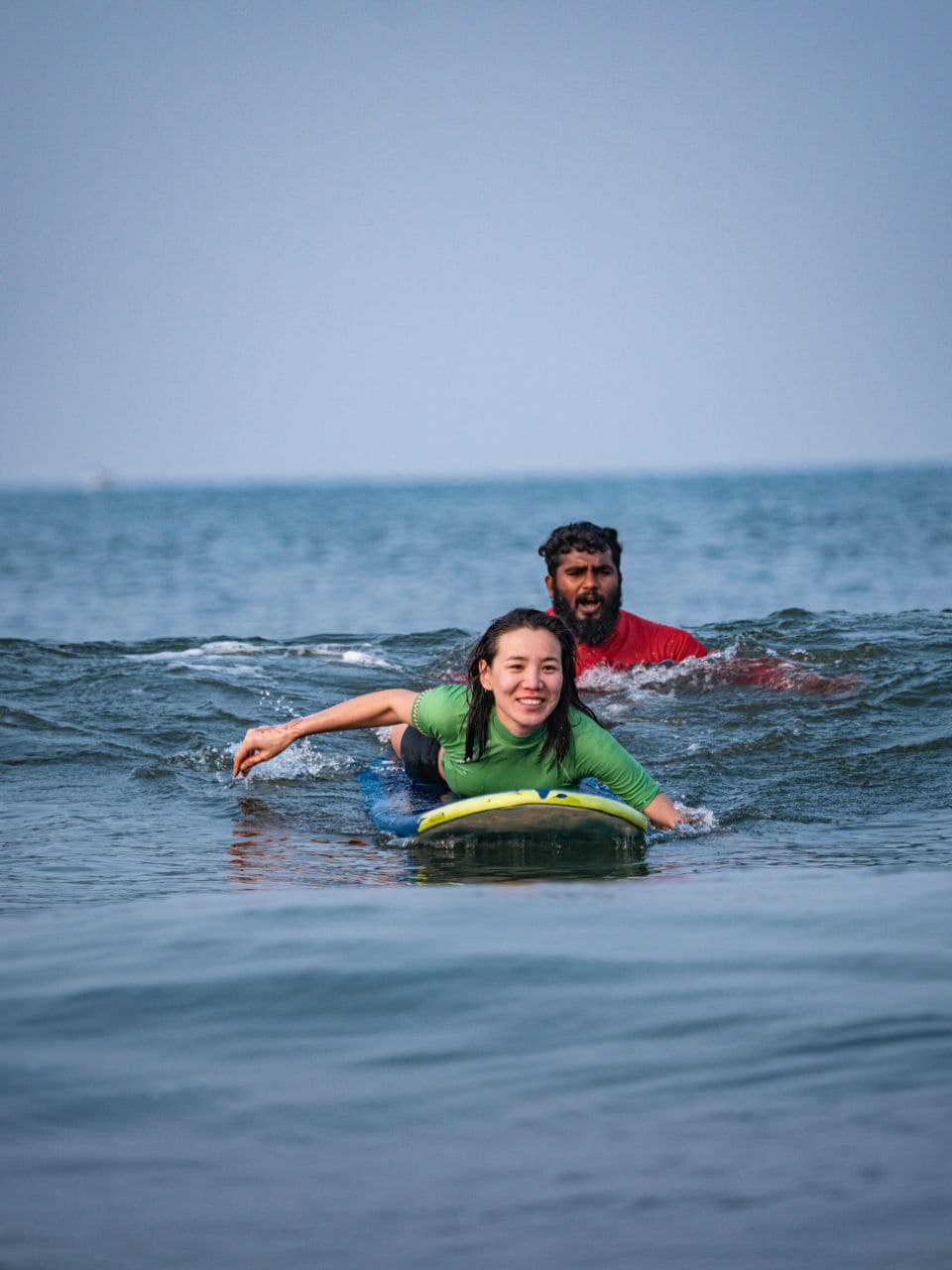 Learn how to surf in a small group