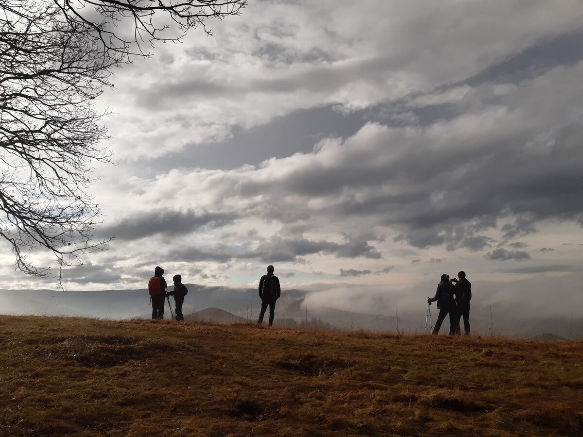 Take a trek and see sights from the humps of Ighis