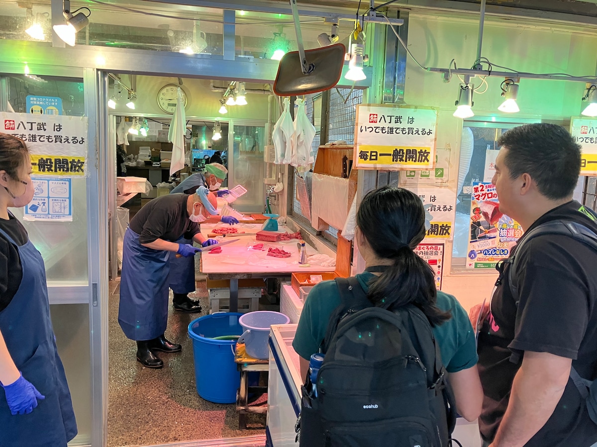 Learn Sushi-grade fish with a licensed local guide