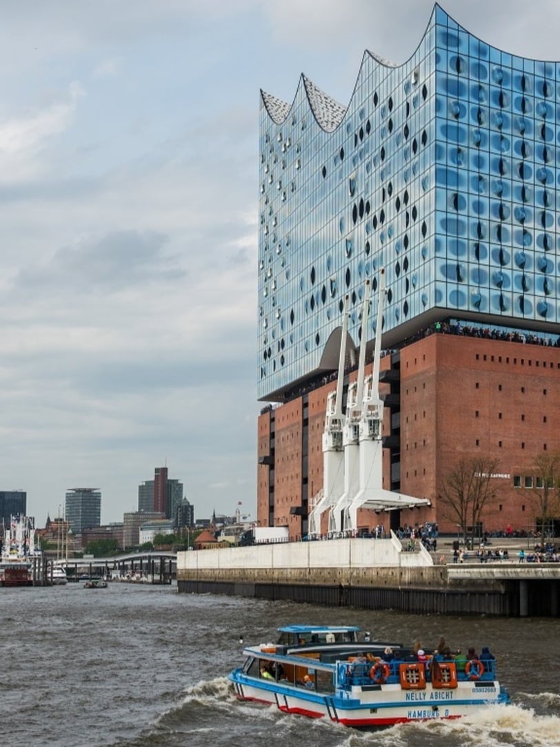 Elphi Plaza Guided Tour and Harbor Tour