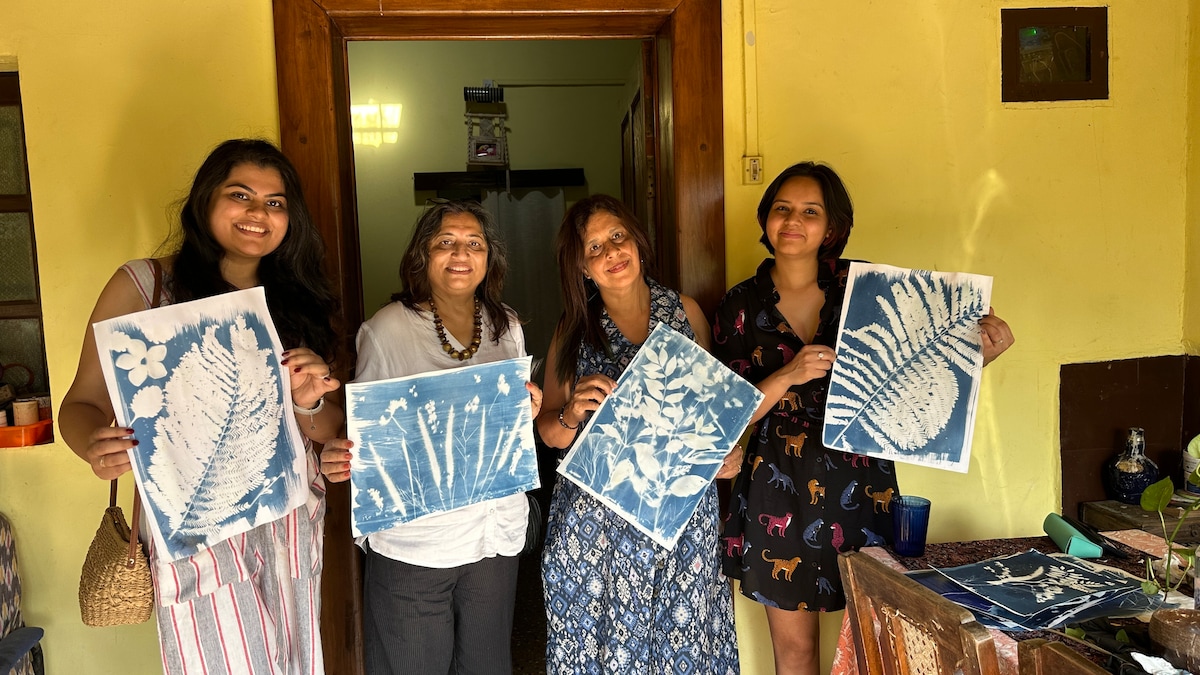 Create cyanotype prints with found objects
