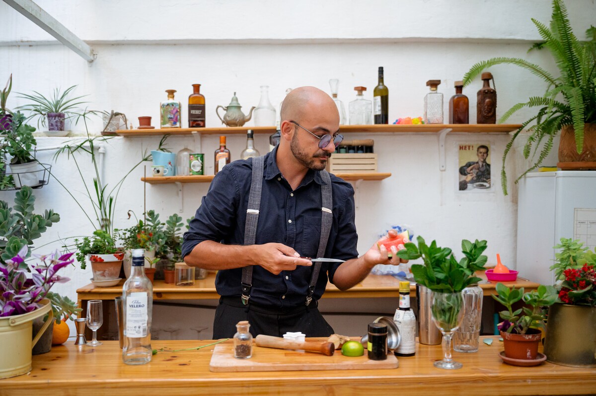 Taste global cocktails and see Málaga nightlife