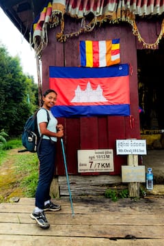เดินป่าขึ้นยอดเขาที่สูงที่สุดในกัมพูชากับนักเดินป่ามือโปร