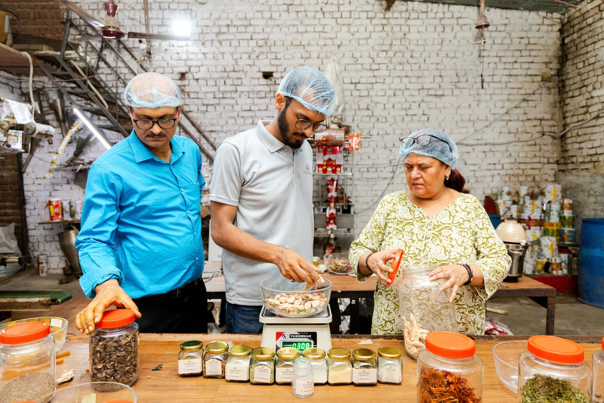 Explore a traditional Indian spice factory