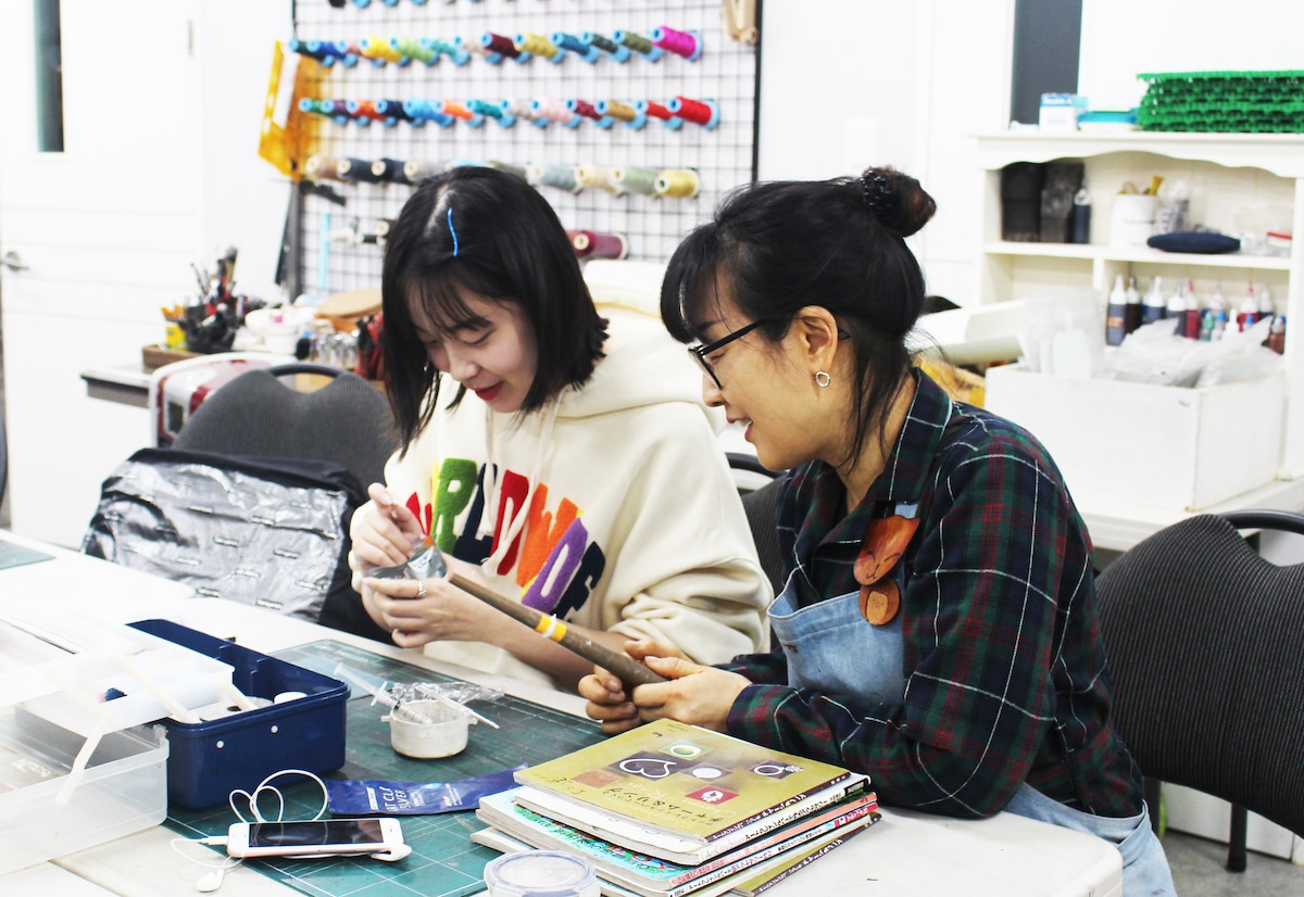 Create your own silver ring with silver clay