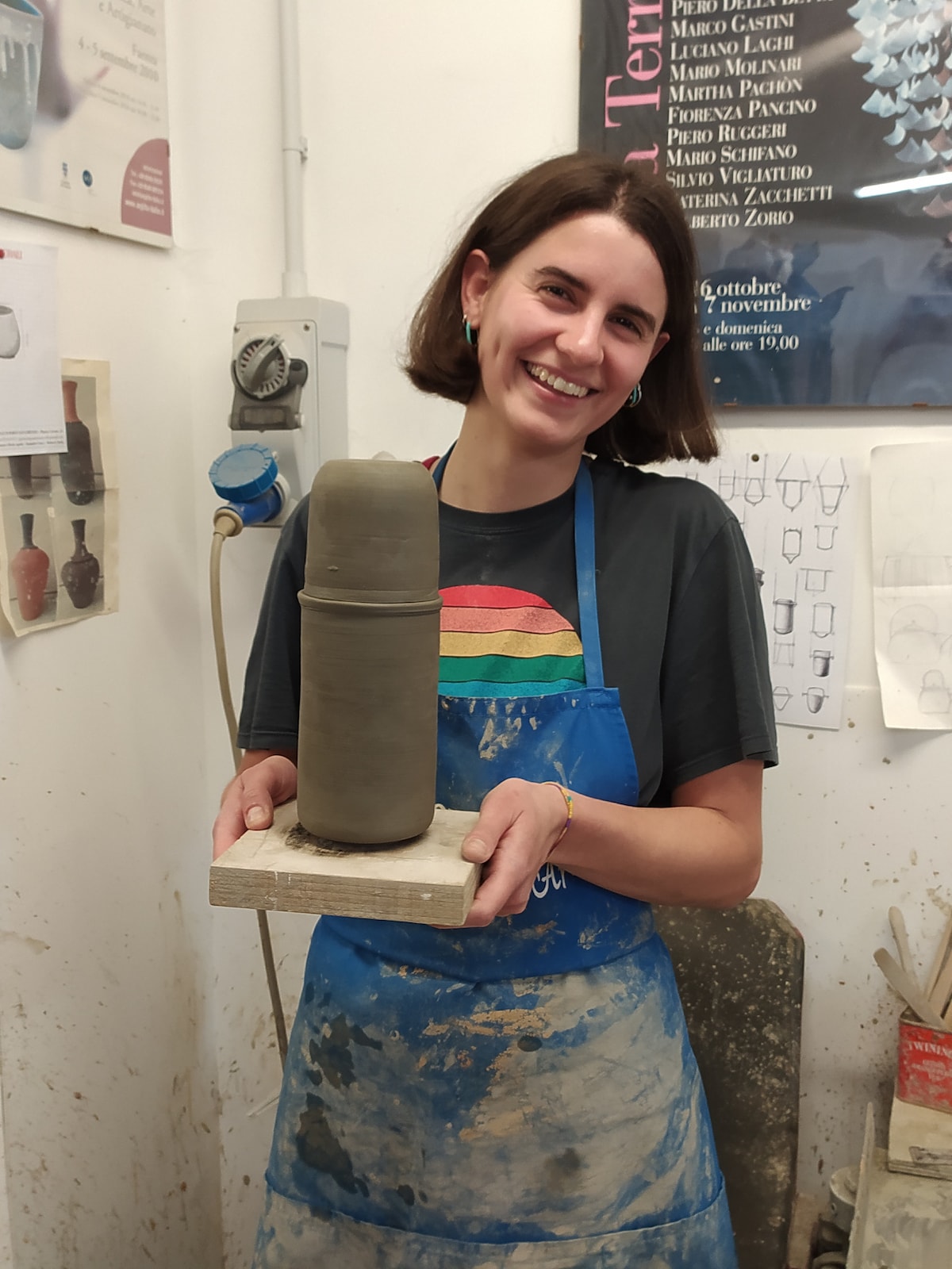 Learn pottery on the wheel