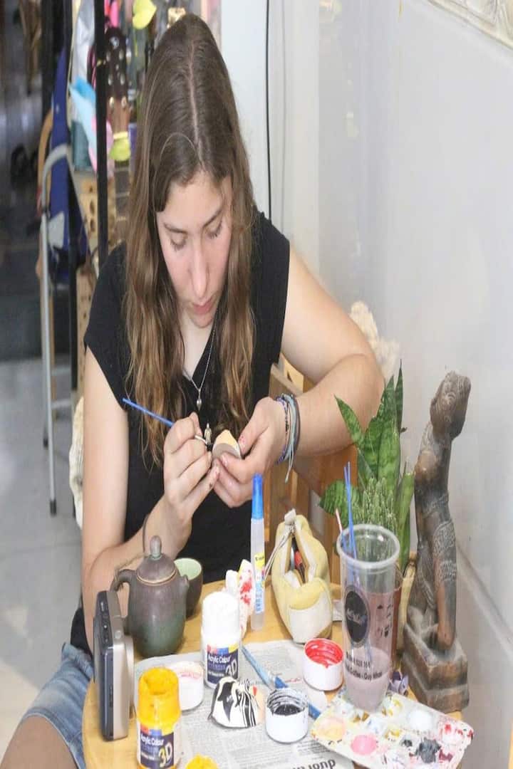 ვიეტნამური ხელნაკეთობები ოსტატისგან