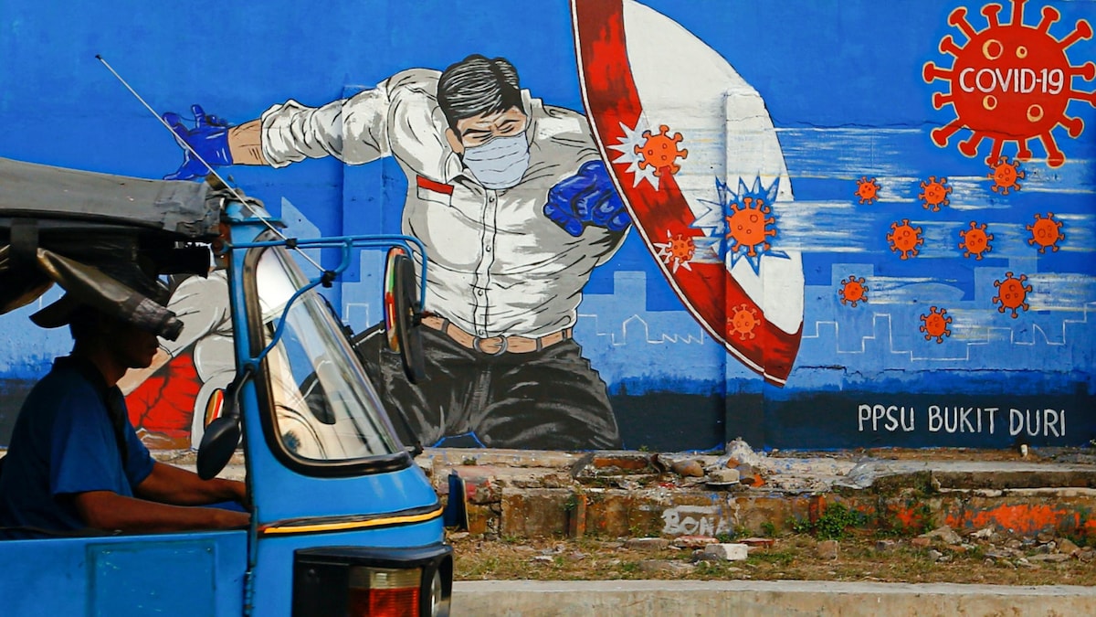 Explore Jakarta street art