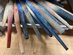 Aprende a hacer bufandas de seda y furoshiki y a teñir con nudos en el Museo de Artesanía de Kioto