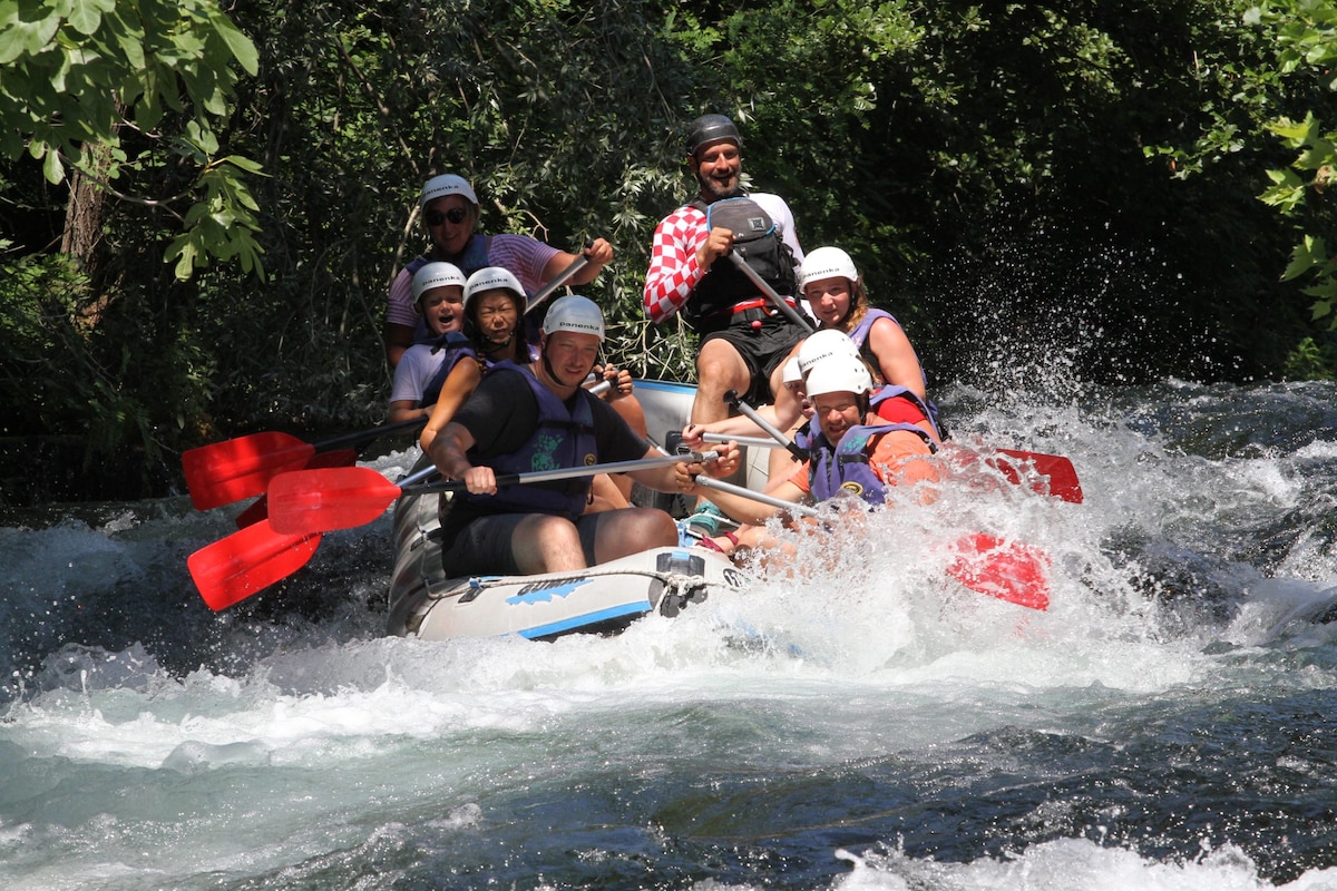 Raft the crystal-clear Cetina