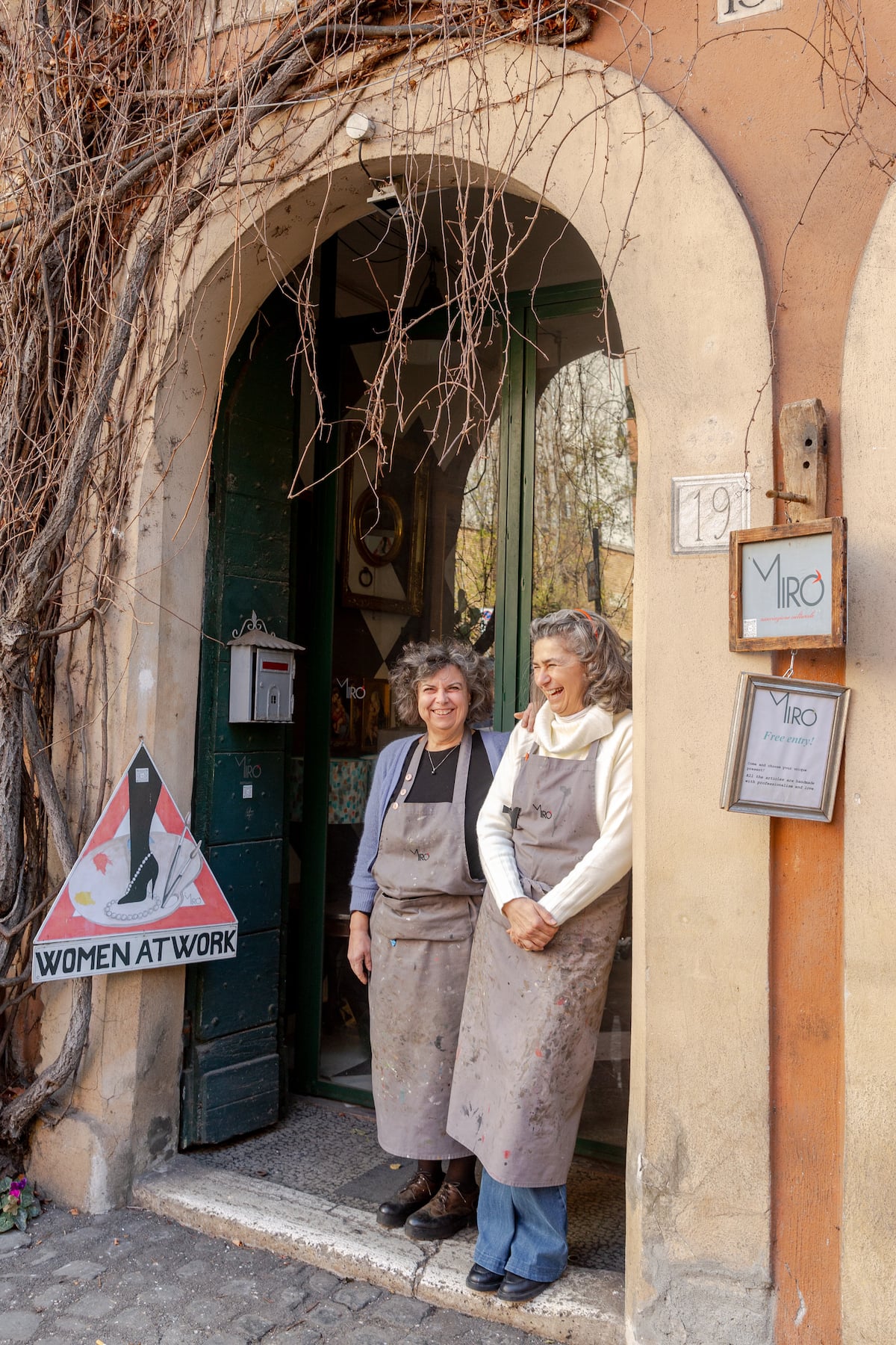 Fresco Painting Workshop with an Art Restorer at Mirò Restauro