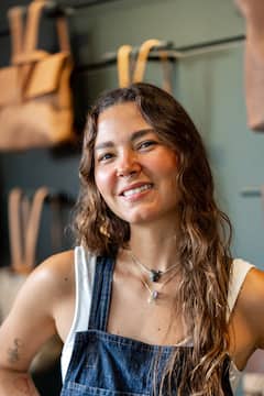 Weave a mochila bag with a local designer
