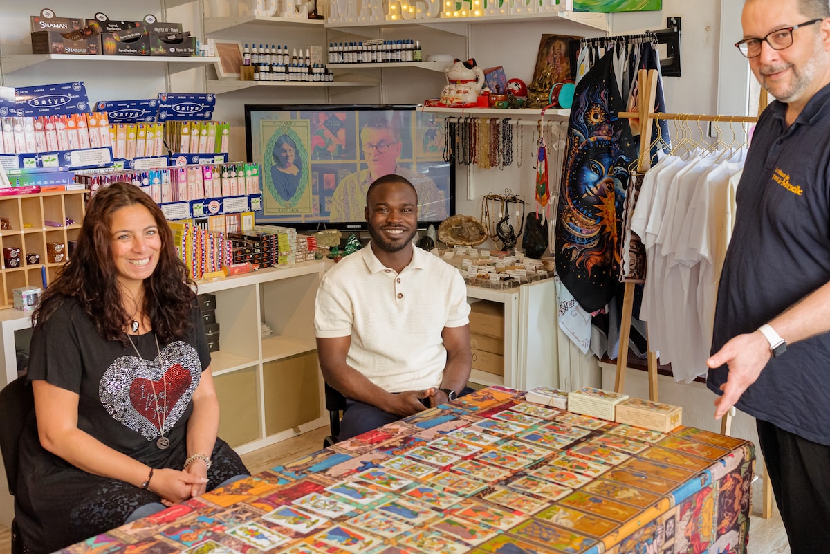 Learn Tarot history with specialist