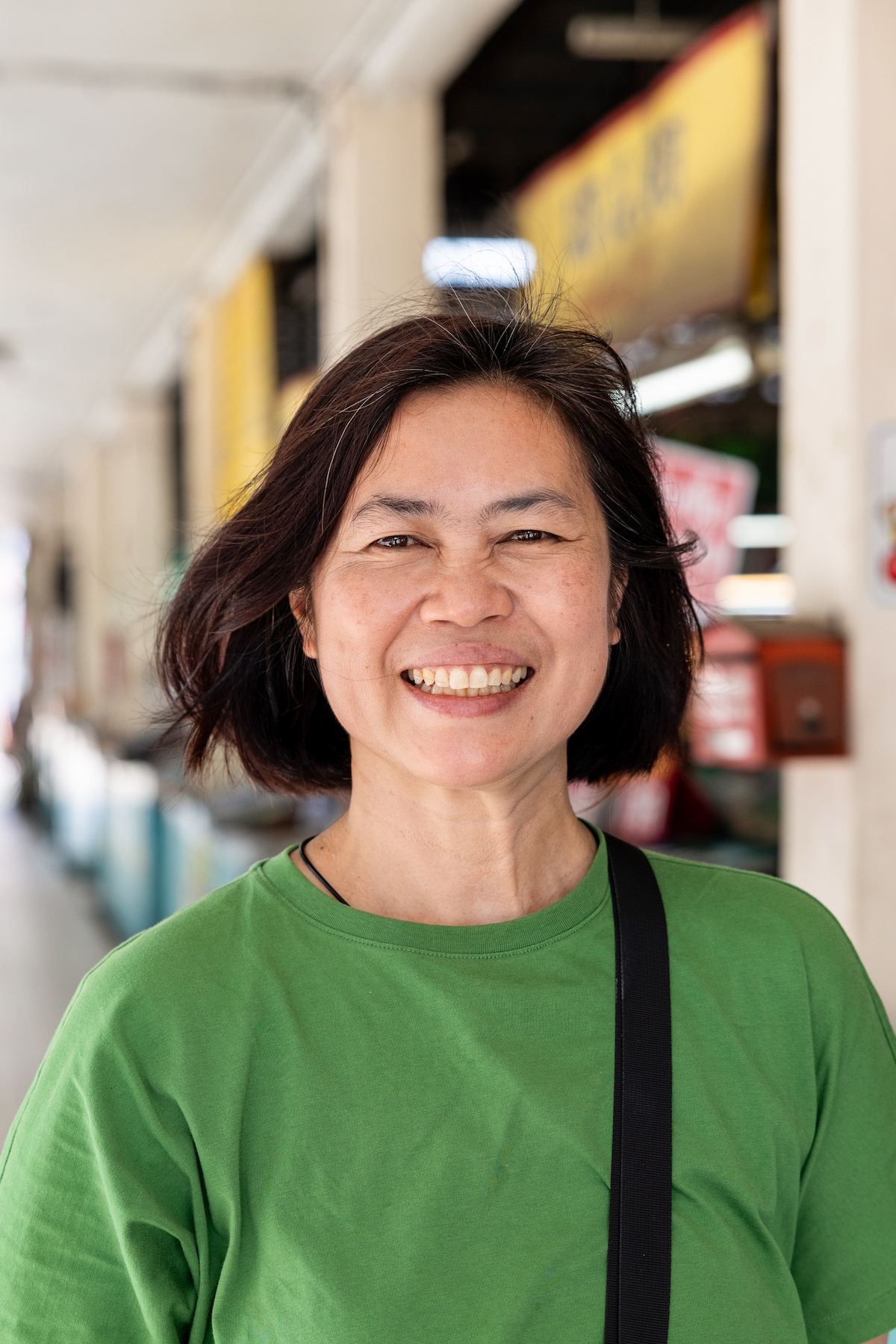 Explore a wet market and savor vibrant flavors
