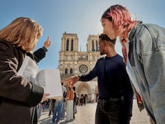Notre-Dame con el arquitecto de su restauración