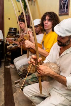 Descubre la capoeira tradicional con un capoeirista