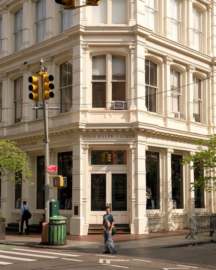 Take Ethan Barber's Photo Walk and Cast Iron tour ·