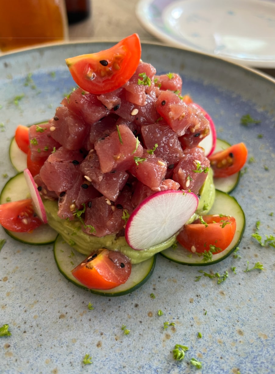 Genieße Ocean-to-Table mit einem einheimischen Speerfischer-Kocher